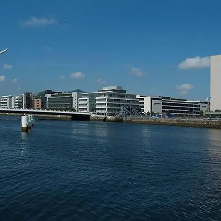 2 Bedroom In East Wall *